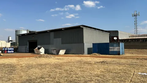 Trident Steel, 42 Woldebeest Avenue, Roodekop has a 3000m² Yard Available To let (6)
